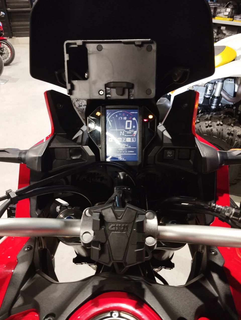 HONDA AFRICA TWIN CRF1000L STD 4