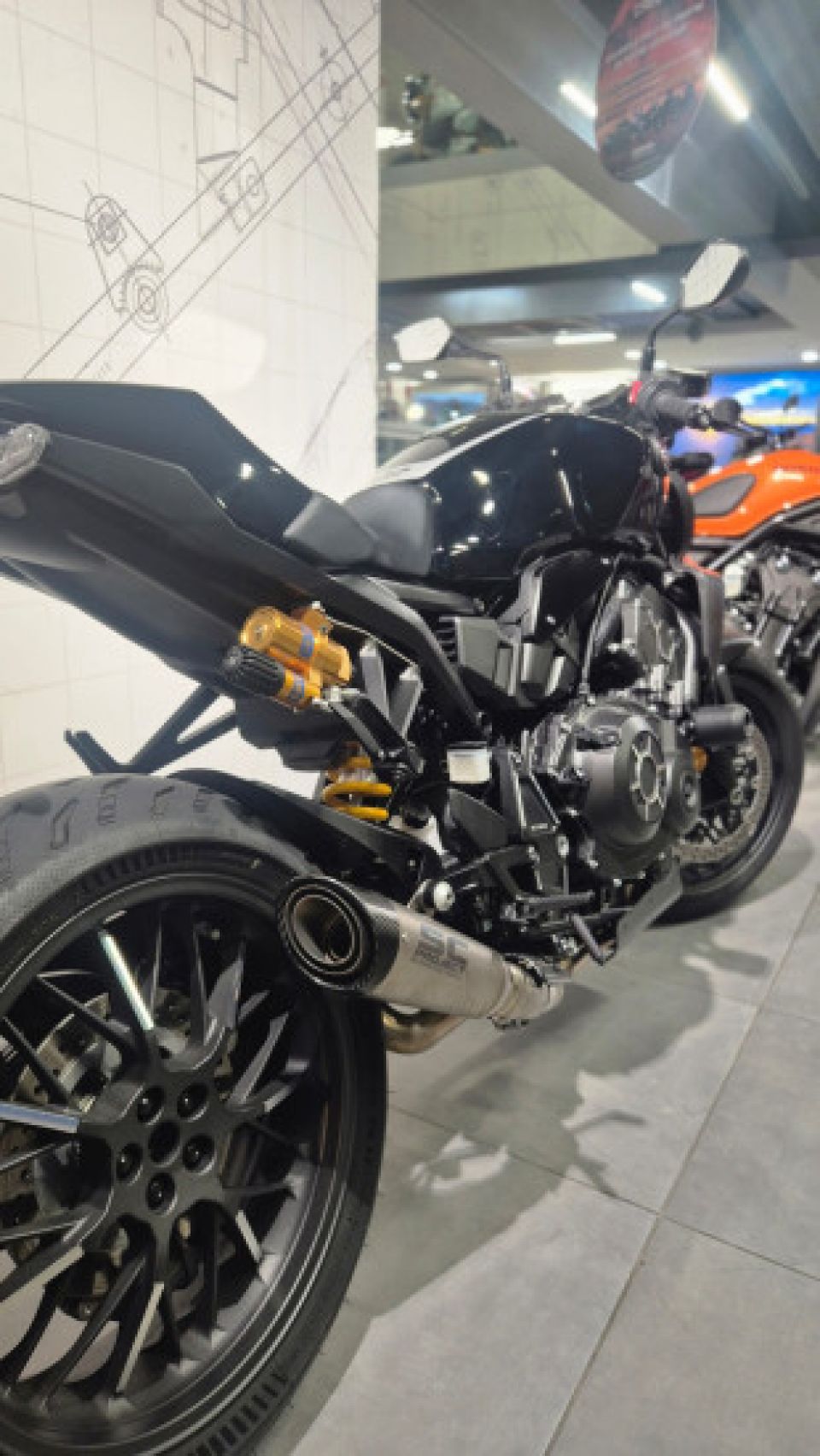 HONDA CB 1000 Hornet 4