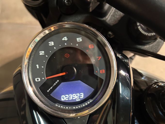 HARLEY-DAVIDSON SOFTAIL FAT BOB 1868 4