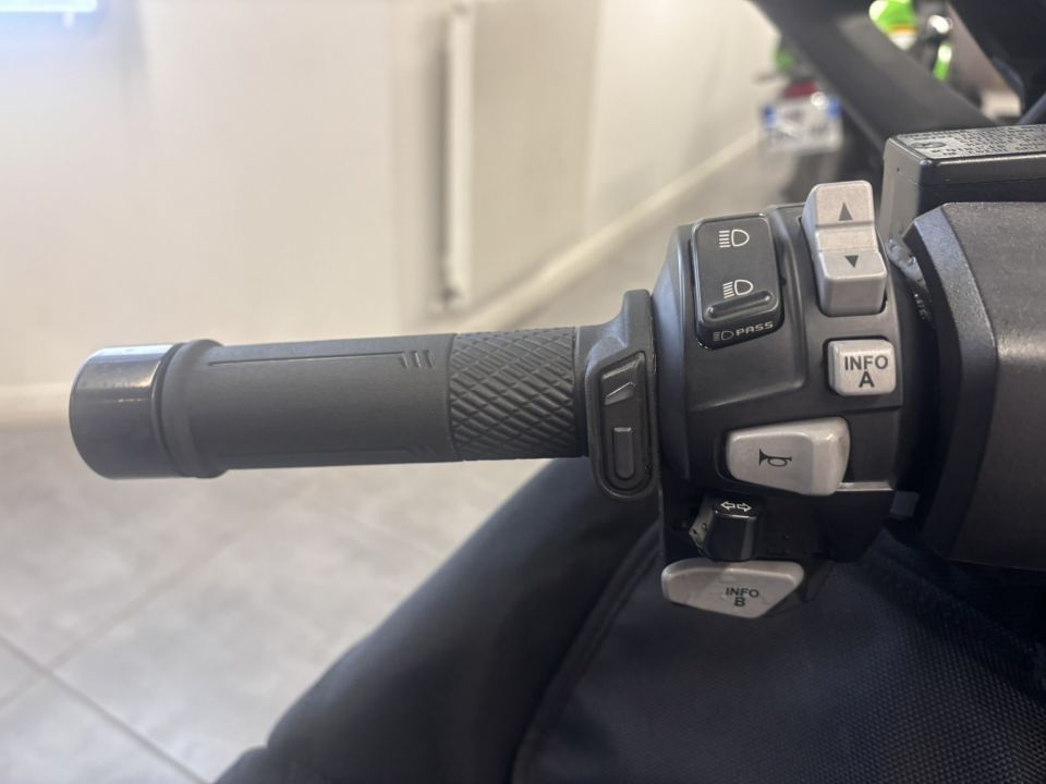 HONDA NSS FORZA 125 4