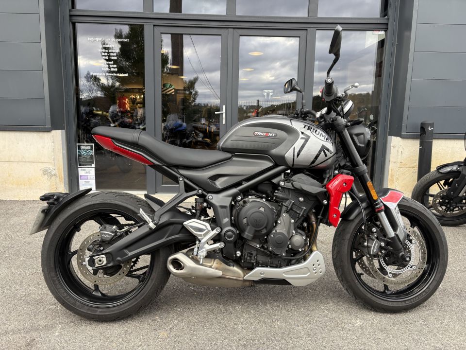 TRIUMPH TRIDENT 660 4