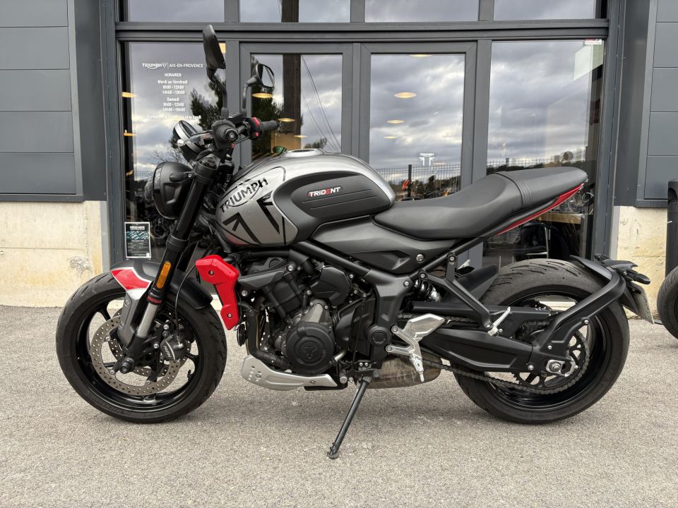TRIUMPH TRIDENT 660 4