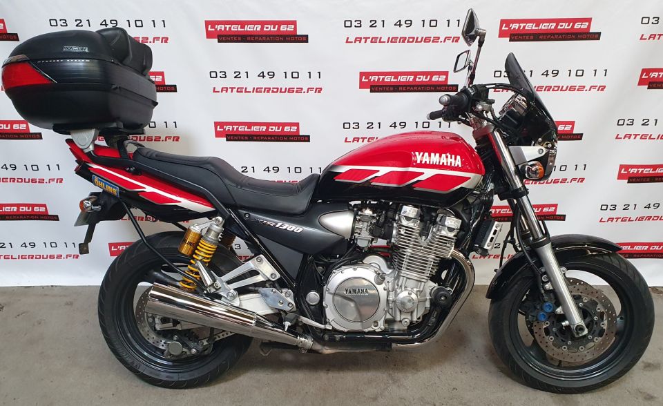 YAMAHA XJR 1300 SP 4