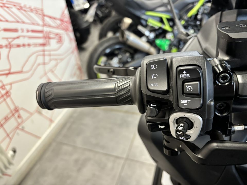 YAMAHA XP T-MAX 560 4