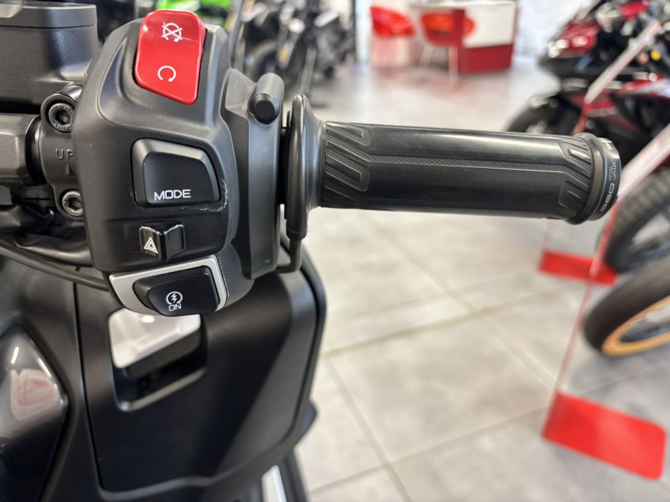 YAMAHA XP T-MAX 560 4