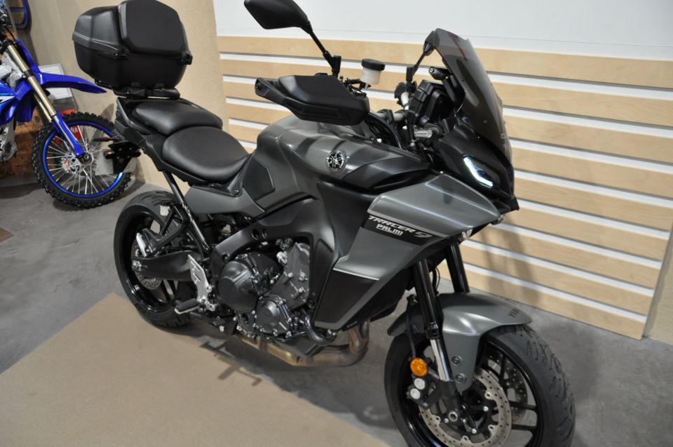 YAMAHA TRACER 9 4