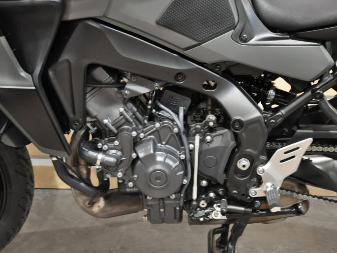 YAMAHA TRACER 9 4