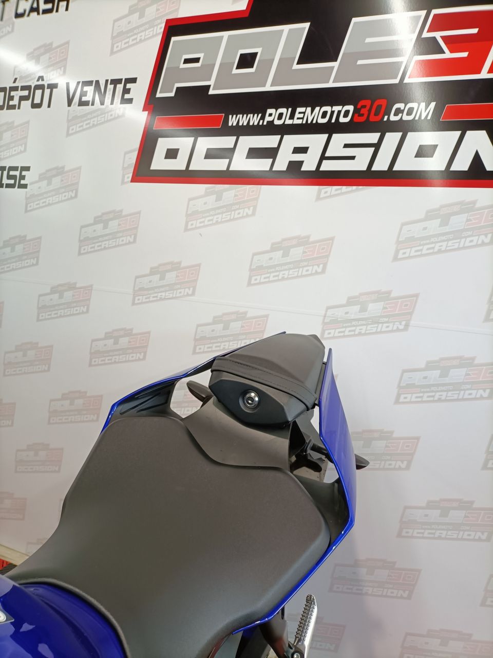 YAMAHA YZF 1000 R1 4