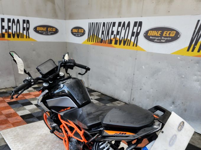 KTM 390 DUKE 4