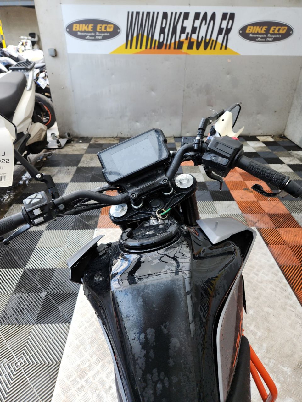 KTM 390 DUKE 4