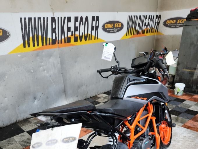 KTM 390 DUKE 4