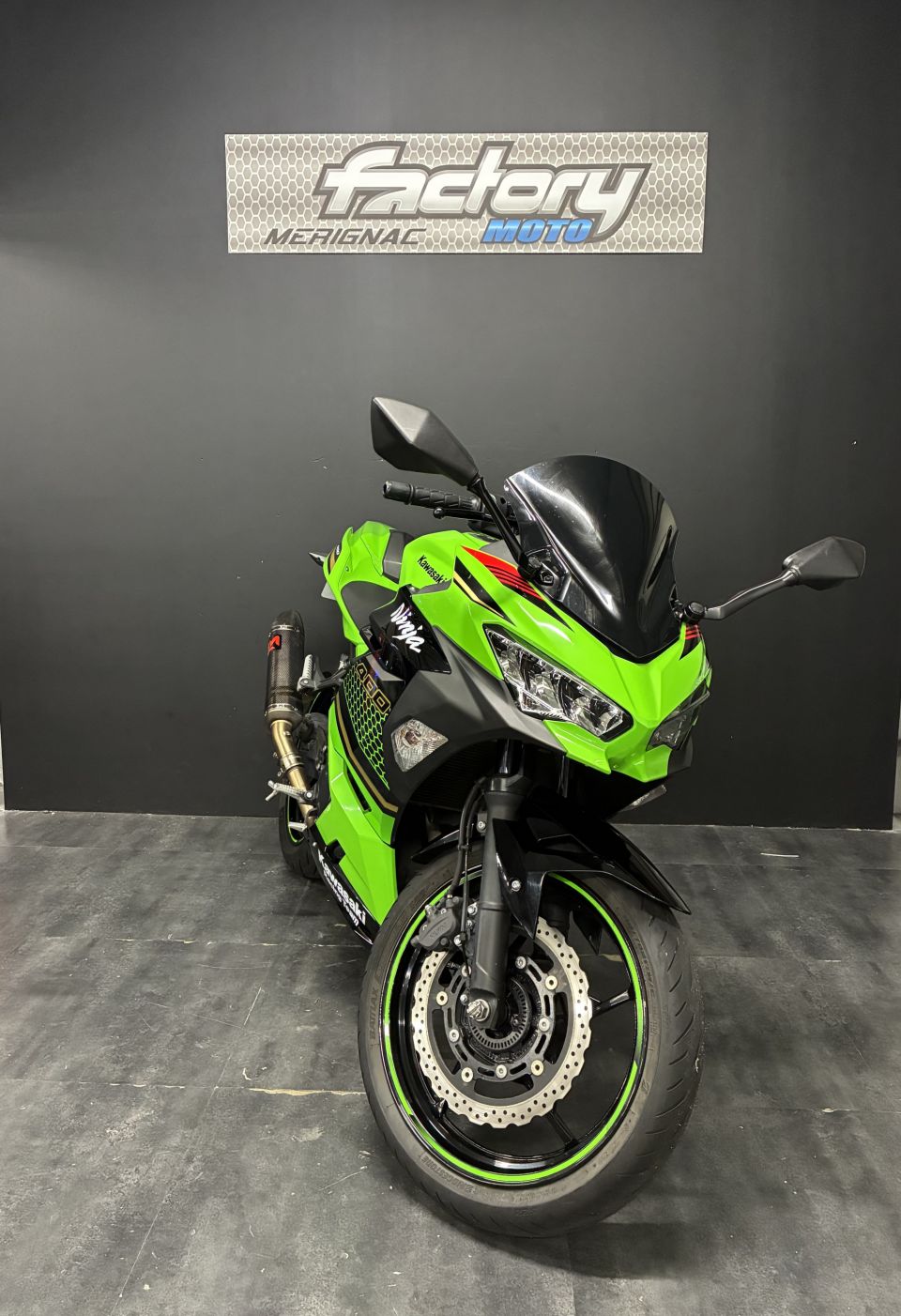 KAWASAKI NINJA 400 4