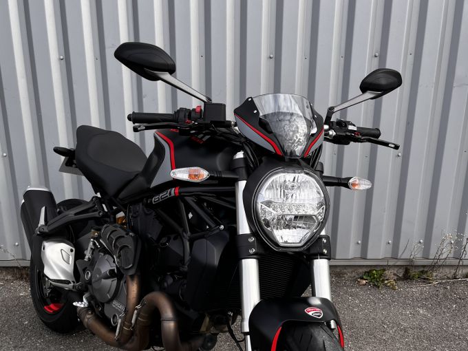 DUCATI MONSTER 821 4