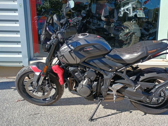 TRIUMPH TRIDENT 660 4
