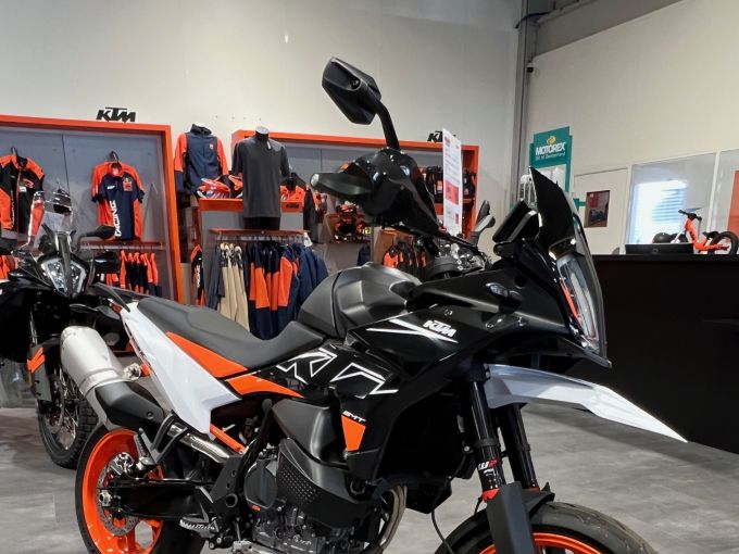 KTM 890 SMT 4