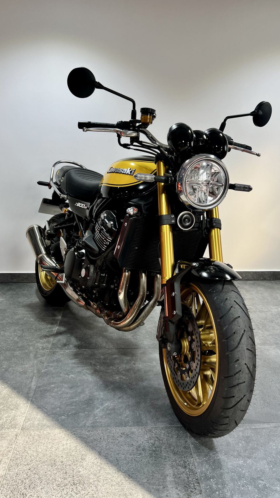 KAWASAKI Z900 RS SE 4