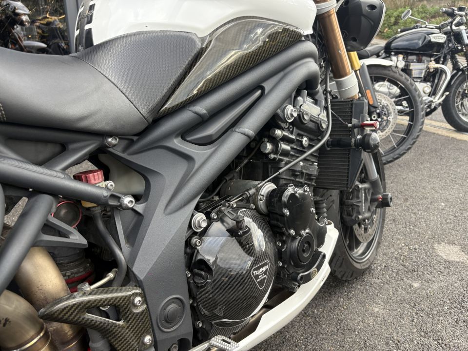 TRIUMPH SPEED TRIPLE 1050 4