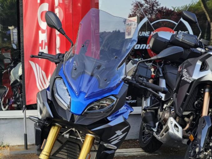 BMW F900XR 4