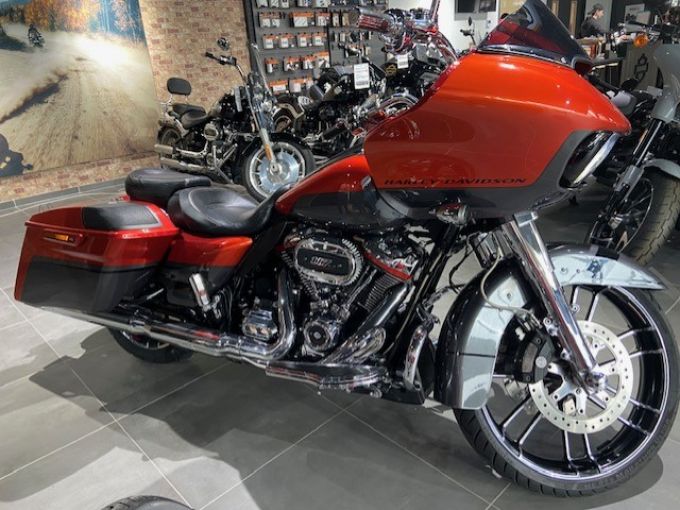 HARLEY-DAVIDSON TOURING ROAD GLIDE 1977 CVO 4