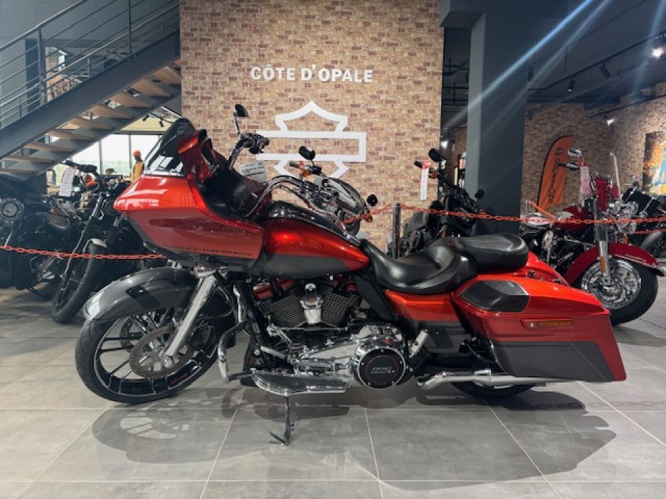 HARLEY-DAVIDSON TOURING ROAD GLIDE 1977 CVO 4