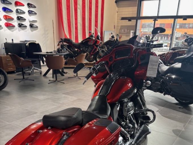 HARLEY-DAVIDSON TOURING ROAD GLIDE 1977 CVO 4