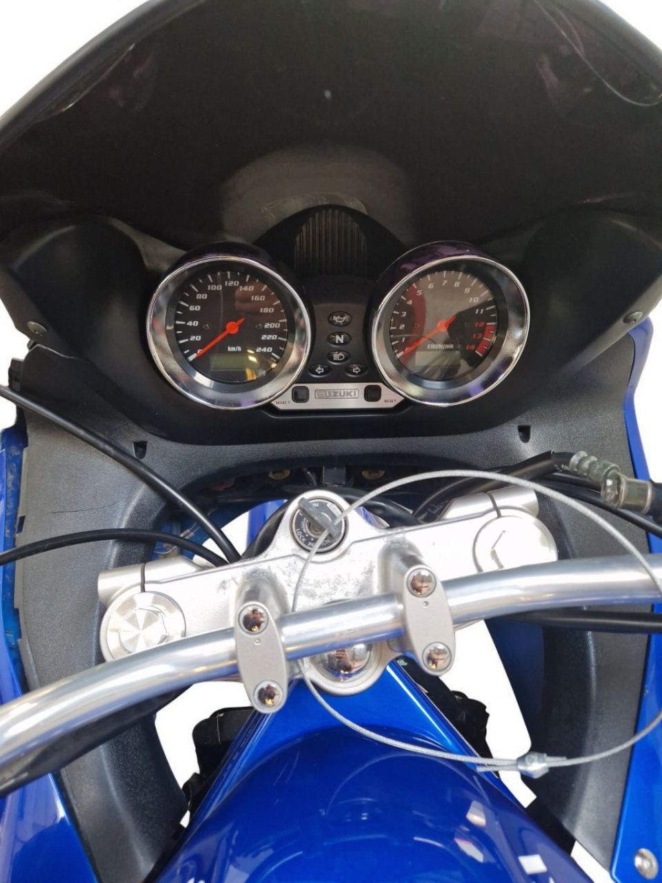 SUZUKI GSF 600 BANDIT 4