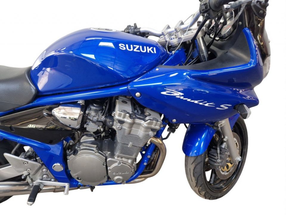 SUZUKI GSF 600 BANDIT 4