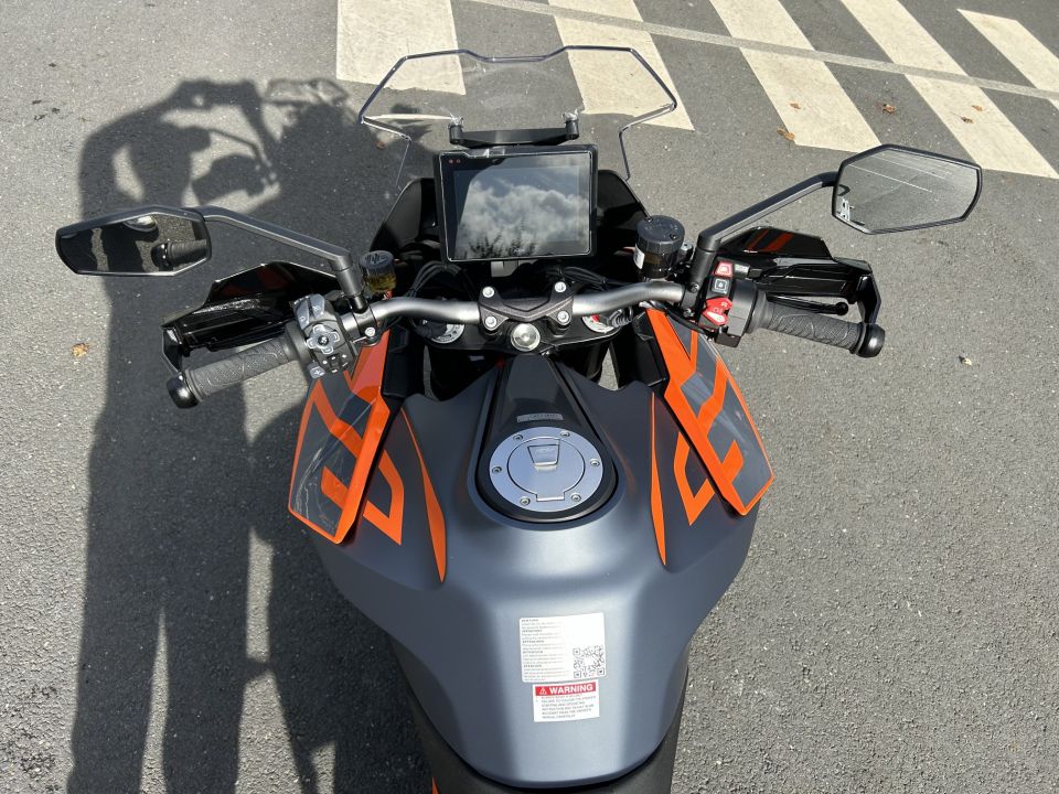 KTM 1290 SUPER DUKE GT 4