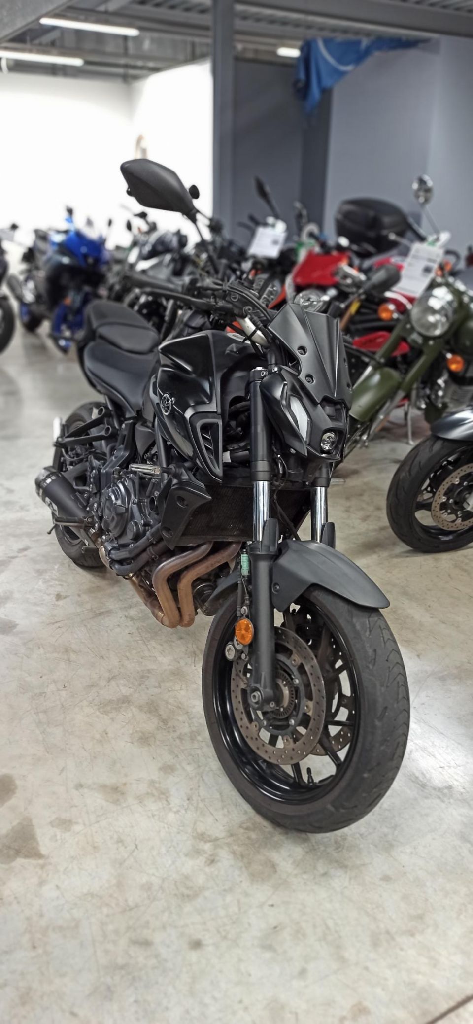 YAMAHA MT-07 4