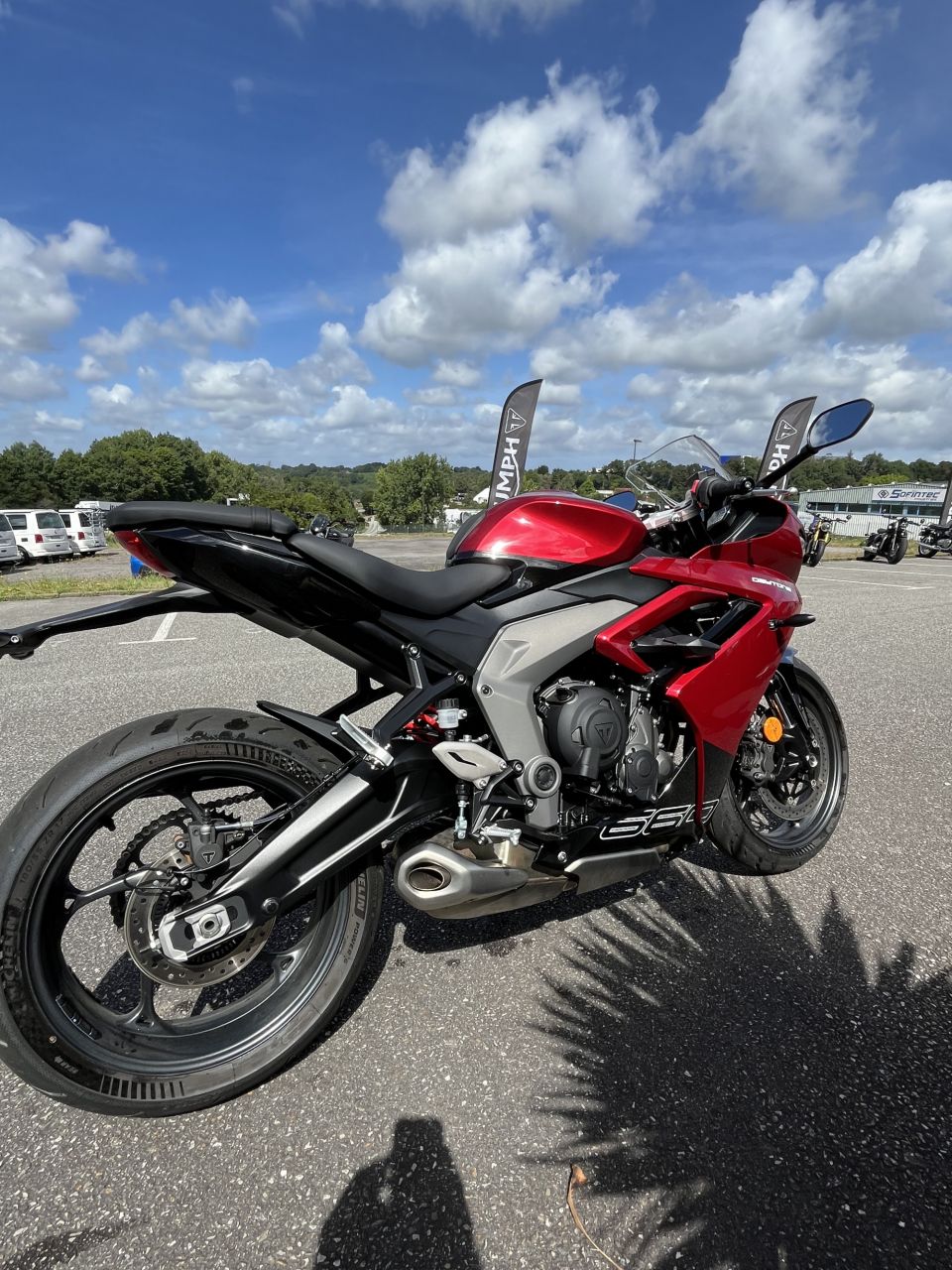 TRIUMPH 	DAYTONA 660 4