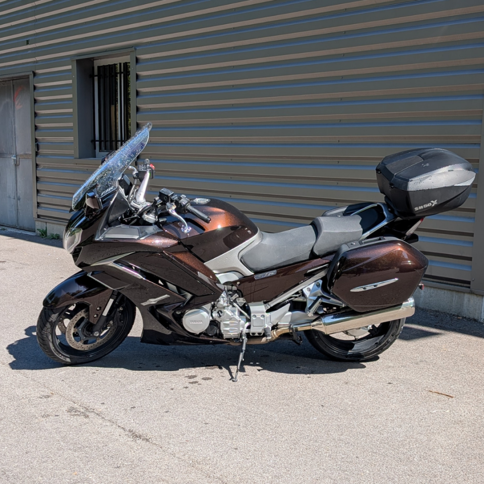YAMAHA FJR 1300 AE 4