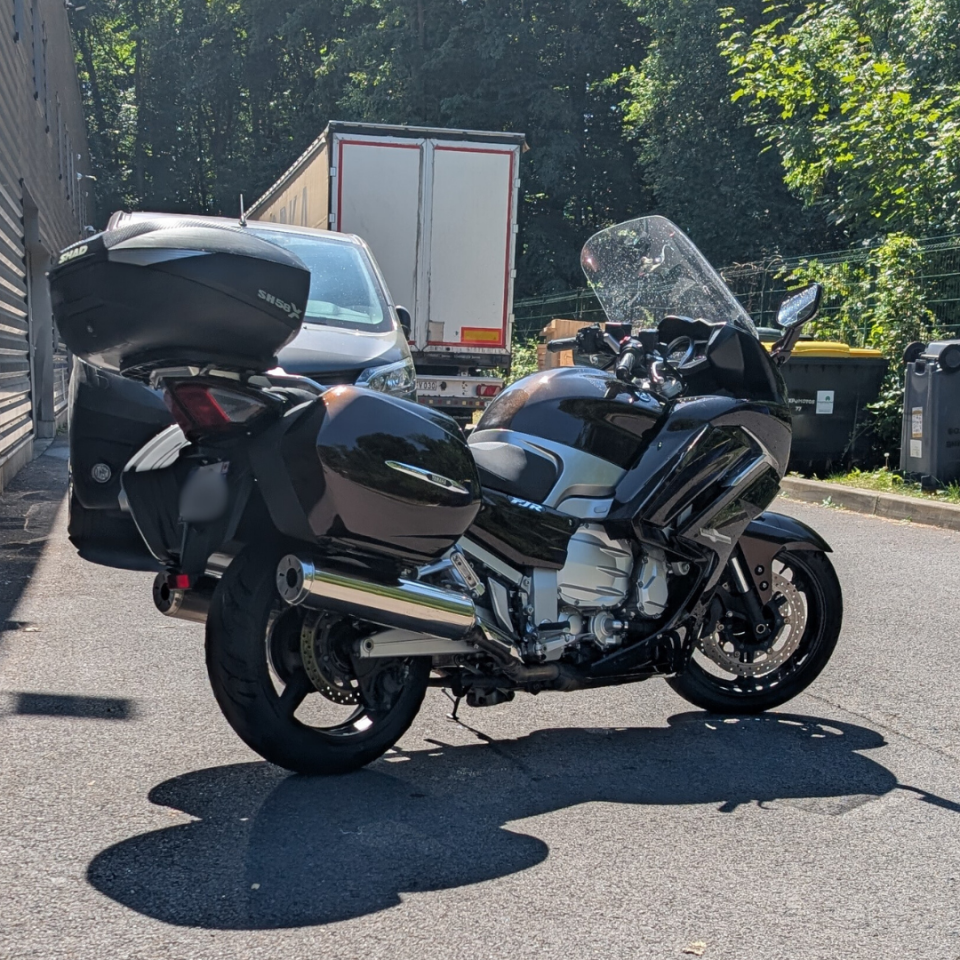 YAMAHA FJR 1300 AE 4