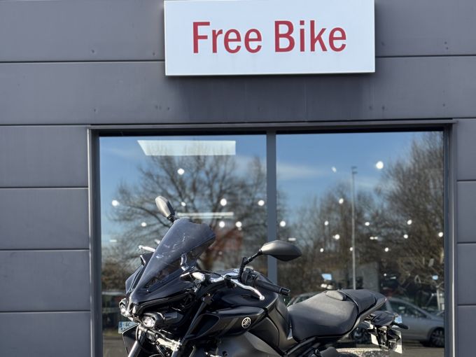 YAMAHA MT-10 4