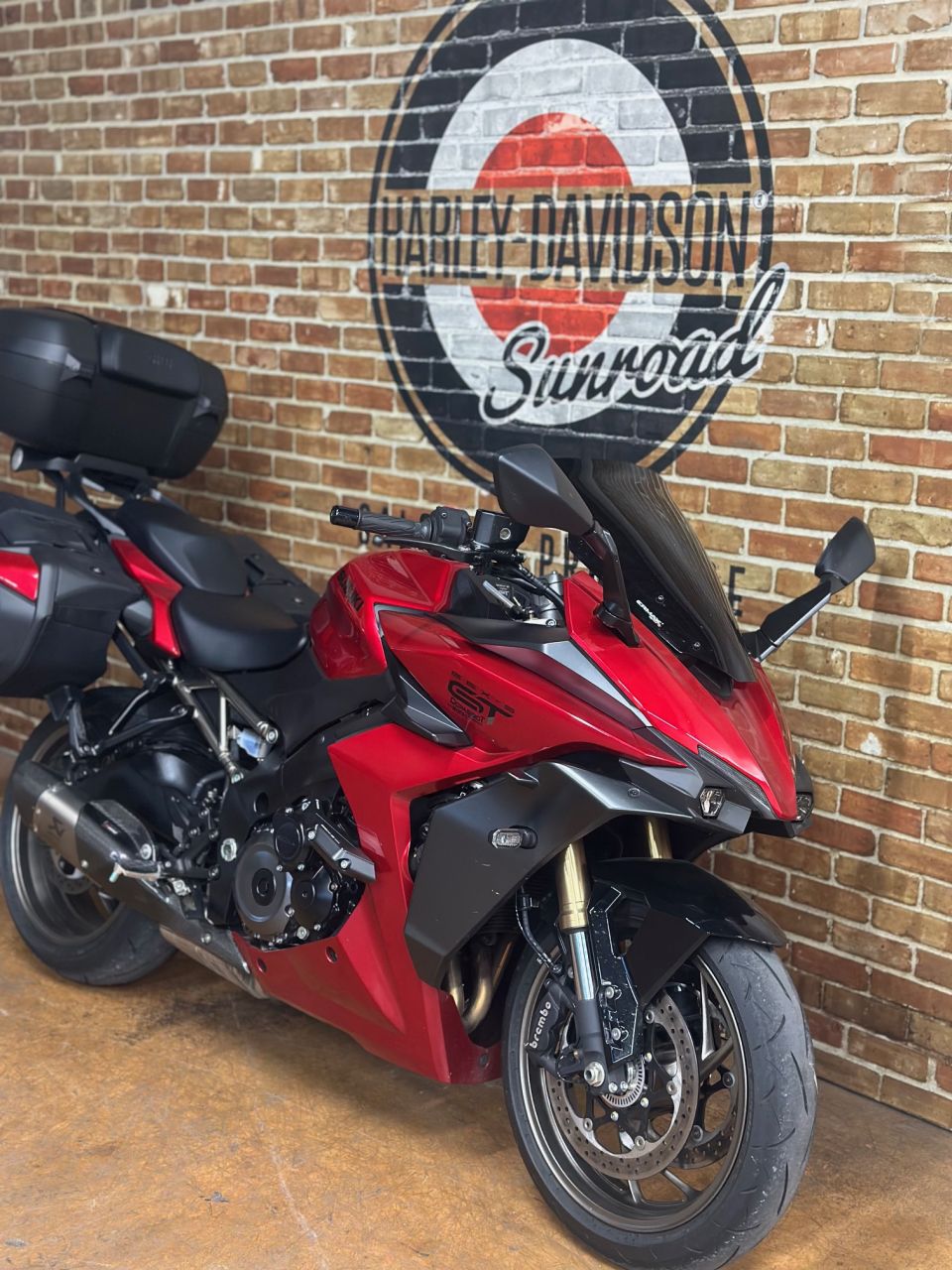 SUZUKI GSX-S 1000 GT 4