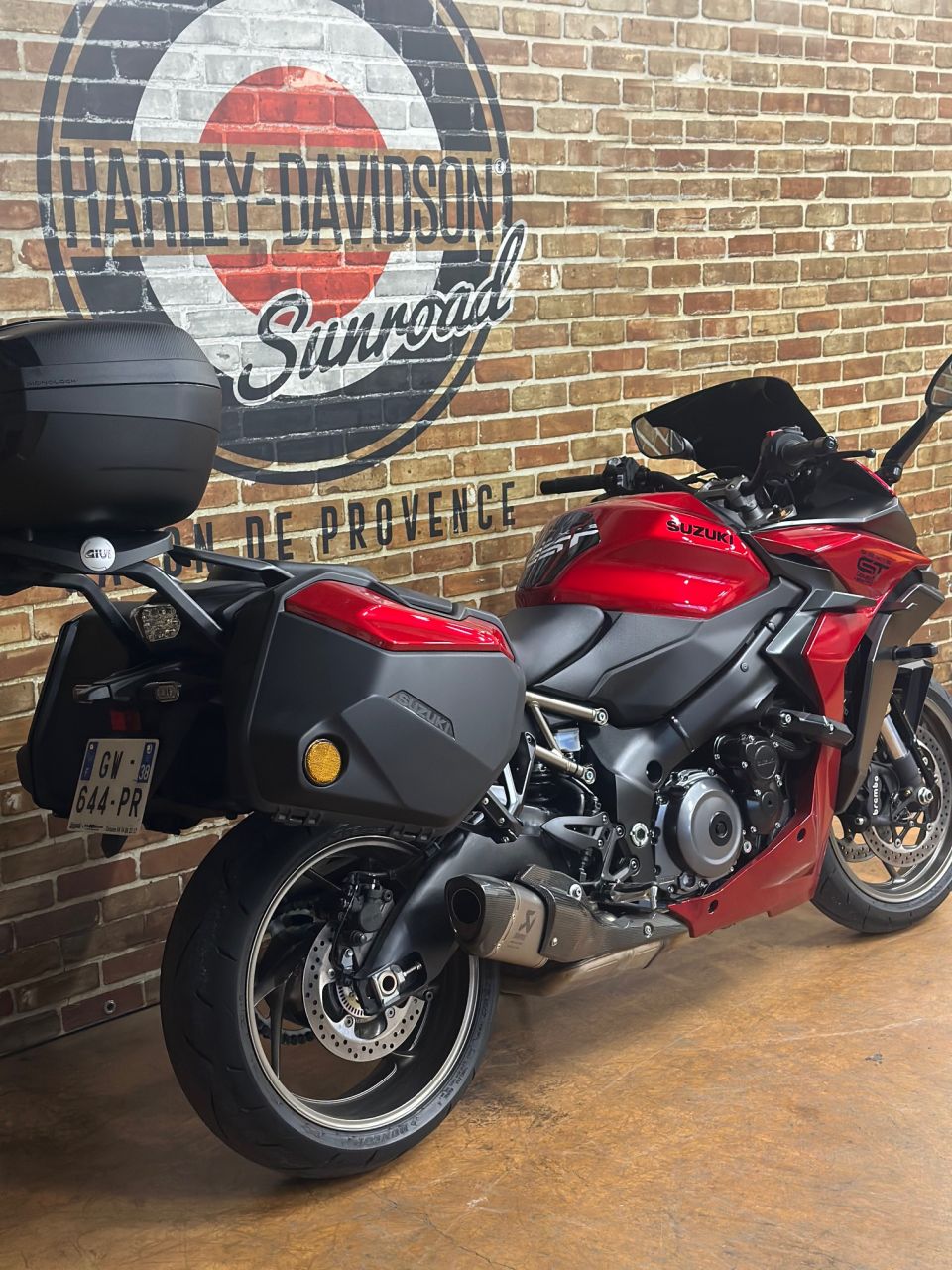 SUZUKI GSX-S 1000 GT 4