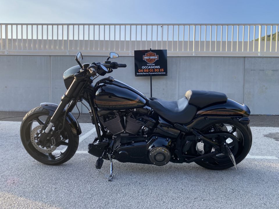 HARLEY-DAVIDSON SOFTAIL BREAKOUT 1800 4