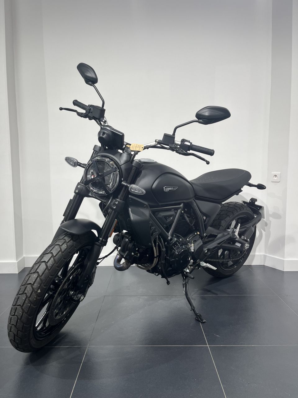 DUCATI Scrambler icon dark 4