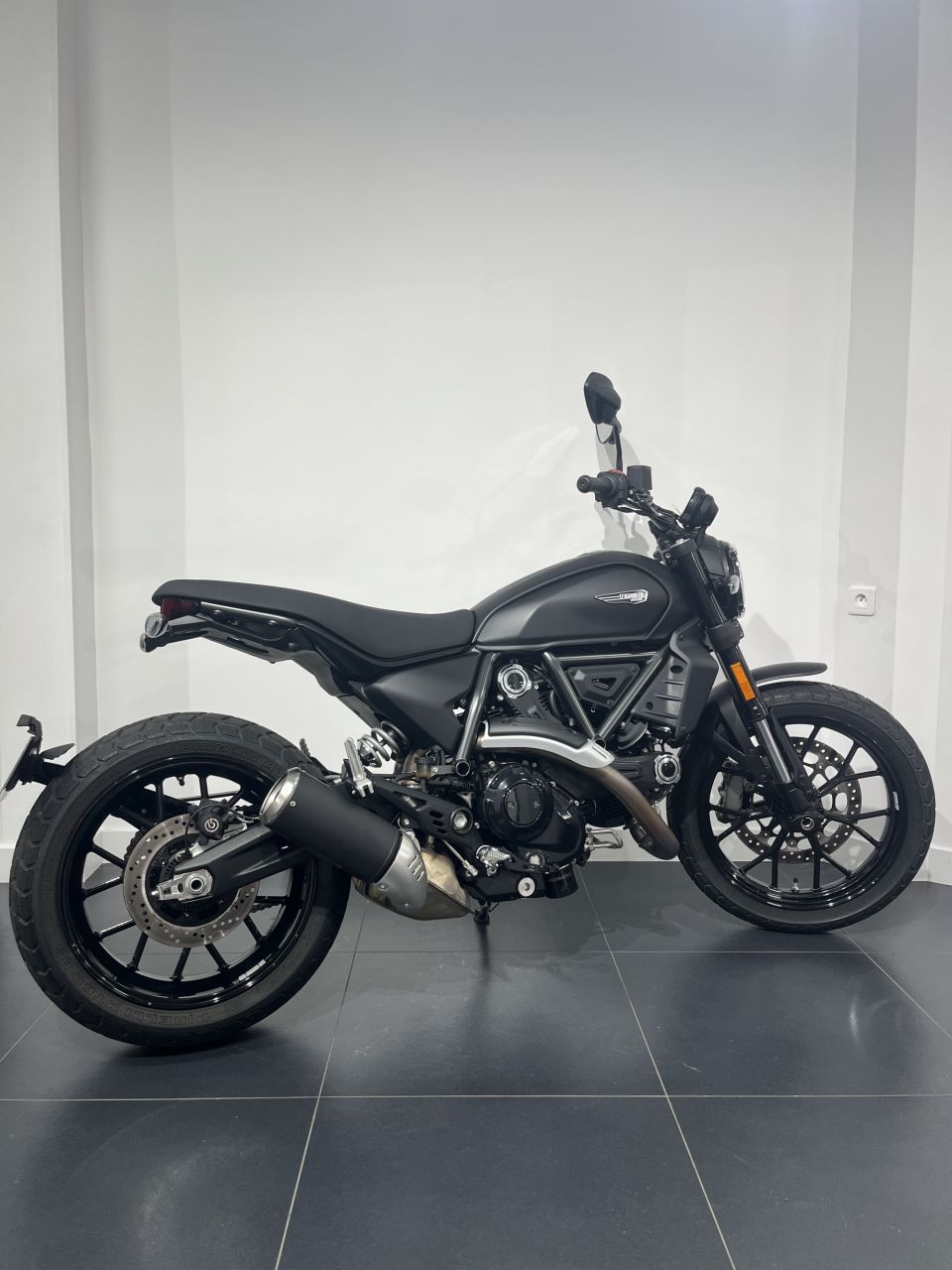DUCATI Scrambler icon dark 4