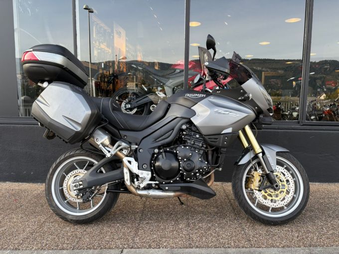 TRIUMPH TIGER 1050 SE 4