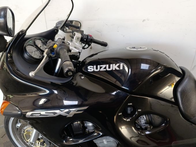SUZUKI GSX 750 F 4