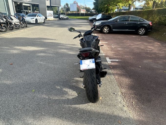 YAMAHA MT-07 4