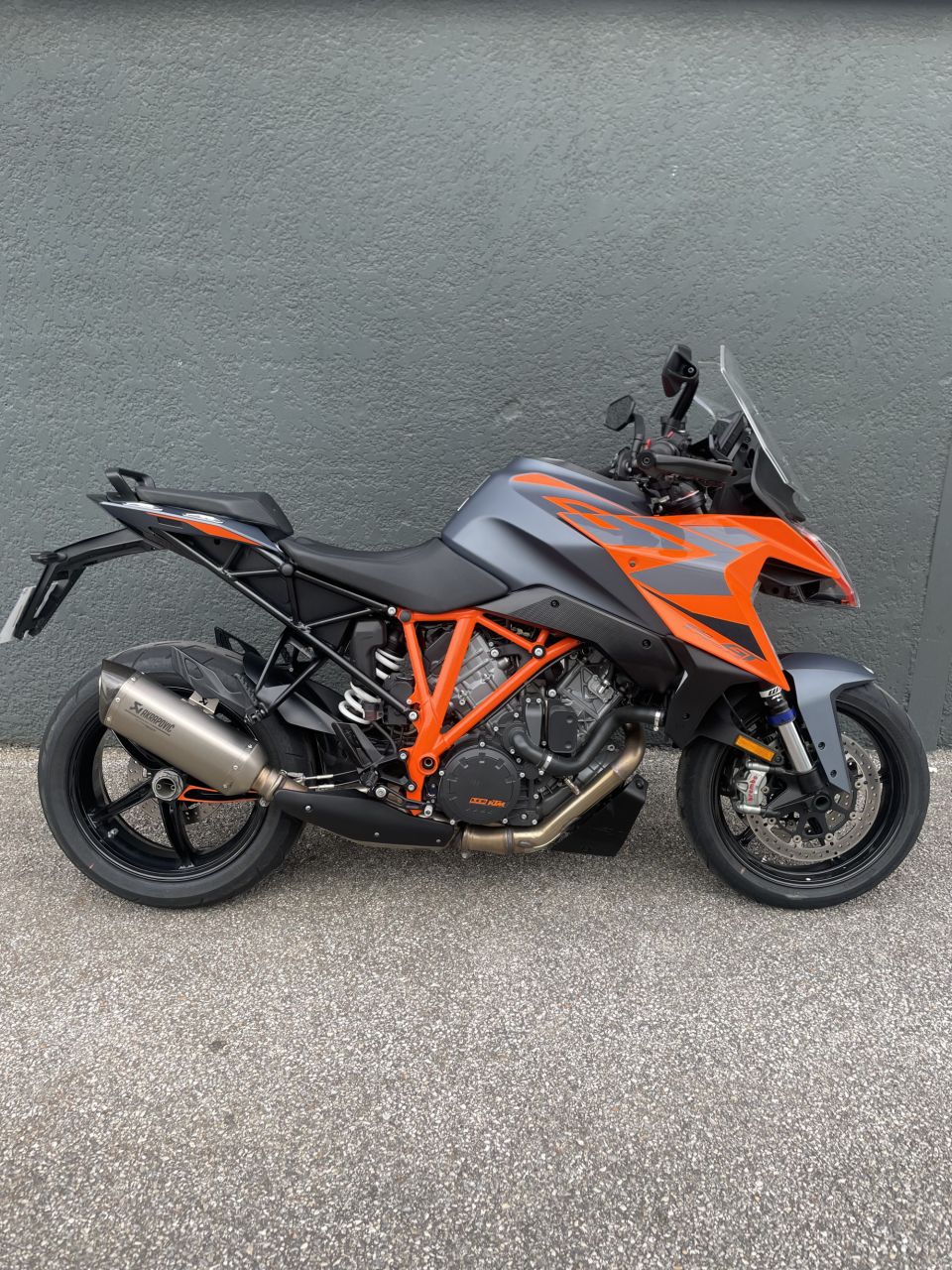 KTM 1290 SUPER DUKE GT 4