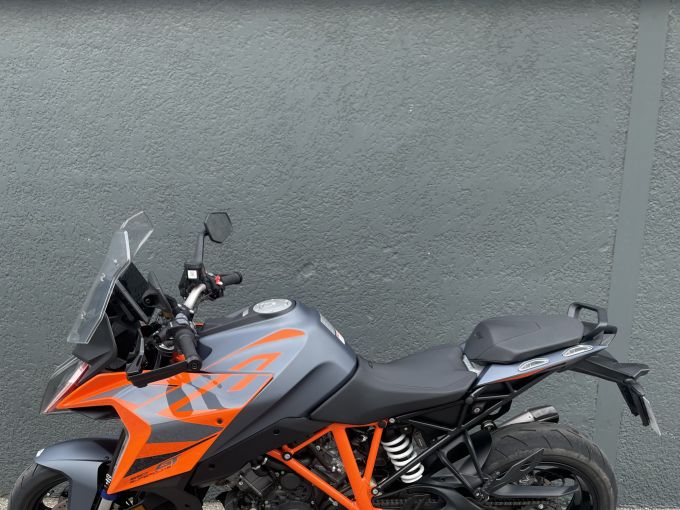 KTM 1290 SUPER DUKE GT 4