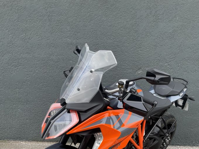 KTM 1290 SUPER DUKE GT 4