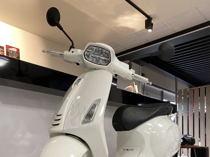 VESPA SPRINT 125 4