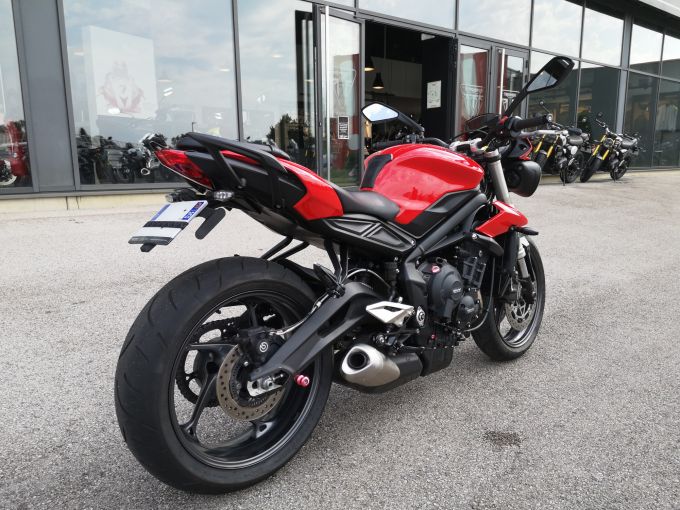TRIUMPH STREET TRIPLE 660 S A2 4