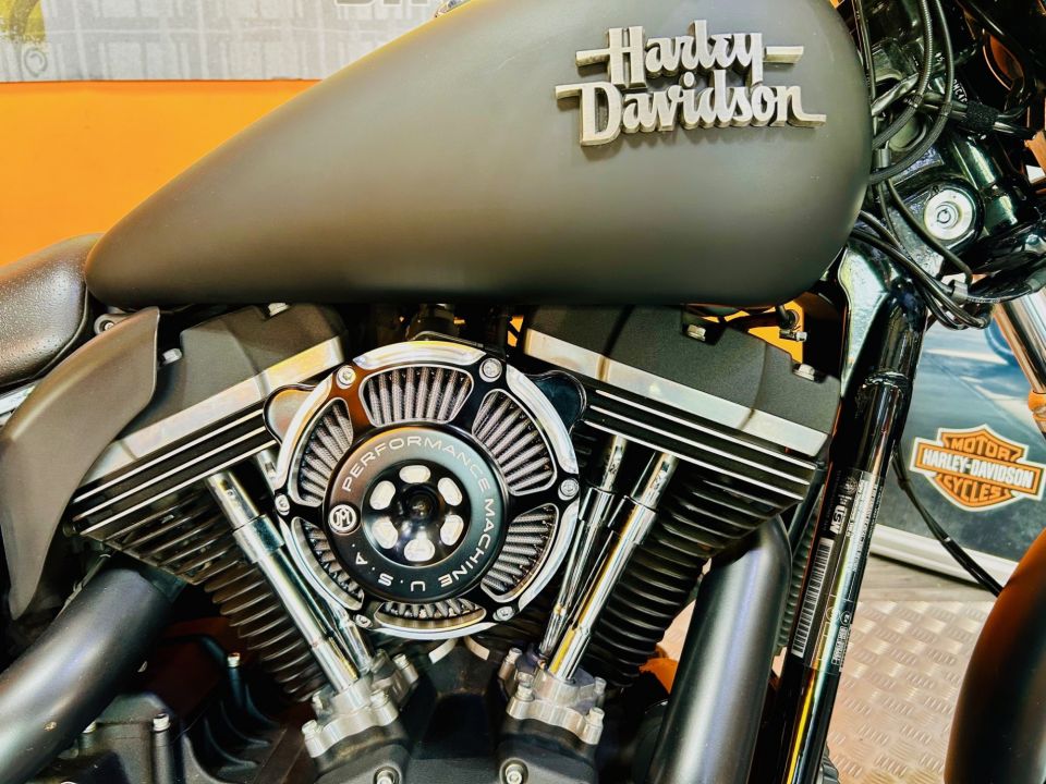 HARLEY-DAVIDSON DYNA STREET BOB 1690 4