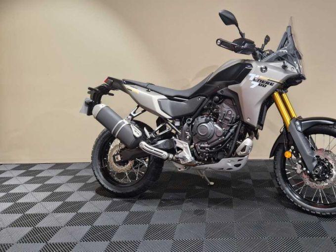 YAMAHA XTZ TENERE 700 4