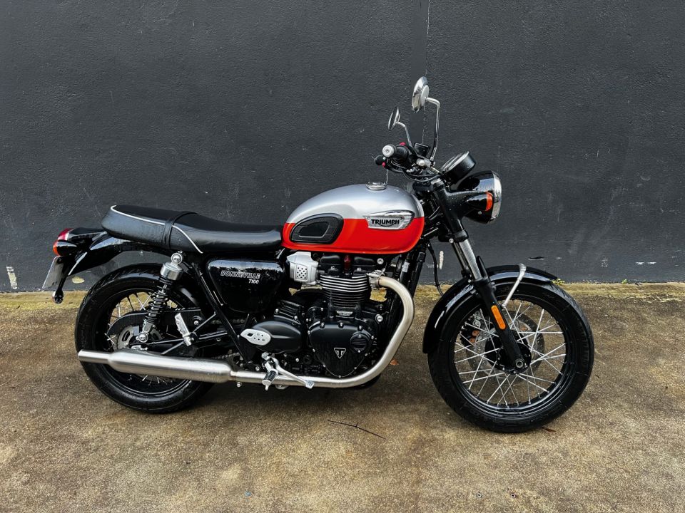 TRIUMPH Bonneville T100 4