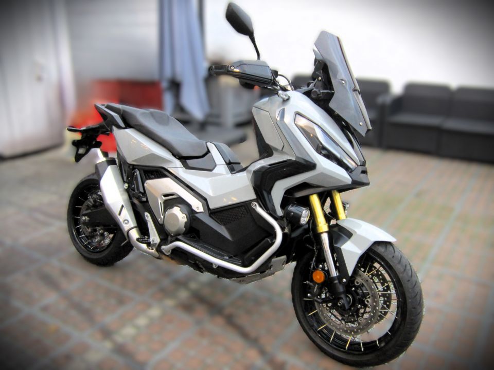 HONDA X-ADV 4